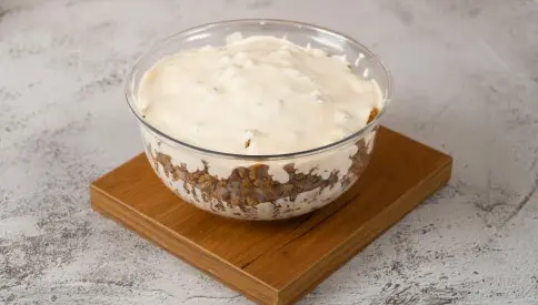 Medium cream arena